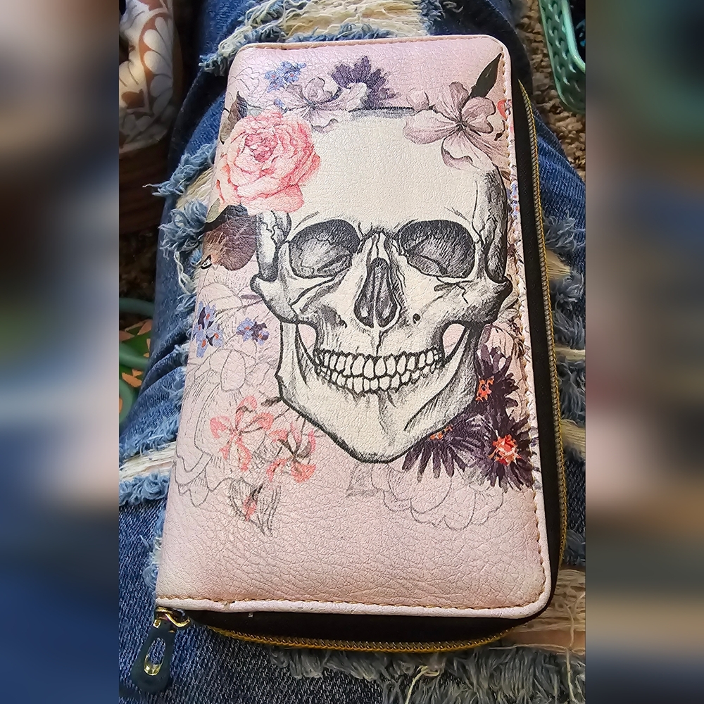 Skull & Roses Wallet - Picture 11 of 11